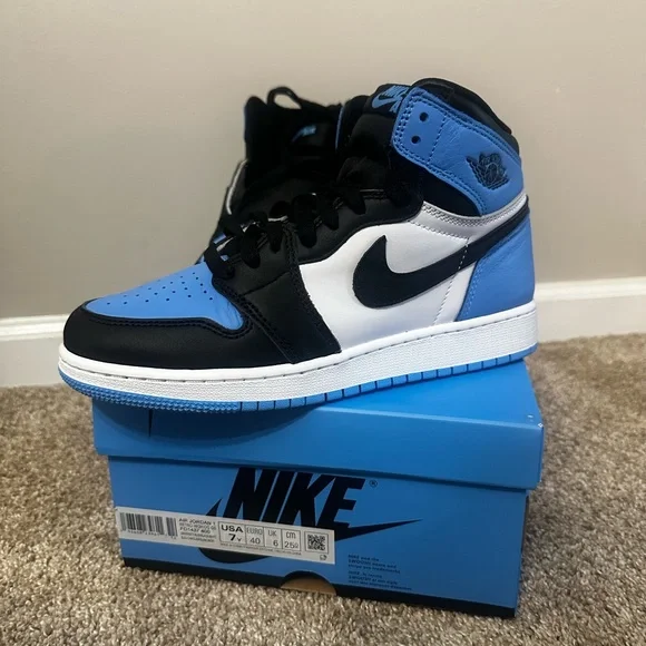 Nike Jordan 1’s Retro High Unc toe